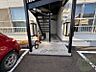 周辺：前面道路、建物周り等