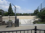 春日丘公園 徒歩38分。 2980m