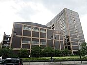 私立関西大学高槻ミューズキャンパス 徒歩6分。 440m