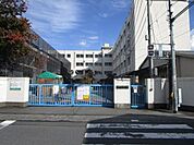 高槻市立西大冠小学校 徒歩13分。 1010m