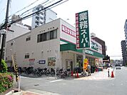 業務スーパー江坂店 徒歩9分。 680m