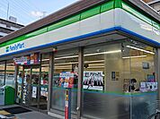 ファミリーマート吹田千里山西店 徒歩3分。 220m