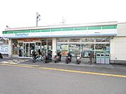 ファミリーマート 高槻浦堂店 徒歩3分。 230m