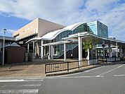 岸辺駅 徒歩15分。 1190m