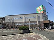 ライフ崇禅寺店 徒歩10分。 750m