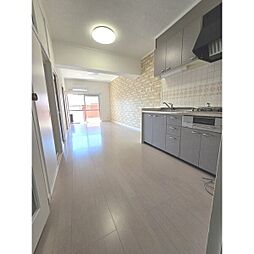 シャンボール日比野 3階1LDKのリビング/ダイニング