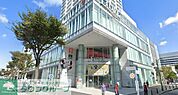 ファミリーマートリドレ横須賀中央店 徒歩1分。 50m