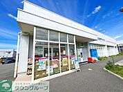 ココカラファイン七里ヶ浜店 徒歩8分。 640m