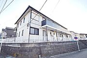 閑静な住宅街にございます。日当たり良好です。