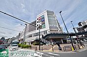サクラス 徒歩4分。ショッピングセンター 260m