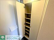靴箱です。
