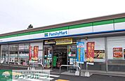 ファミリーマート太田只上町店 徒歩16分。 1240m