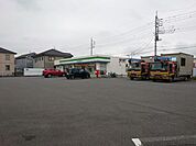 ファミリーマート 本庄朝日町店 徒歩9分。 650m