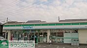 ファミリーマート肥塚南店 徒歩11分。 880m