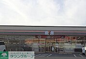 セブンイレブン熊谷拾六間店 徒歩7分。 560m