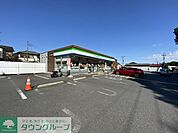 ファミリーマート寄居富田店 徒歩6分。 450m