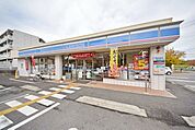 ローソン東松山箭弓町店 徒歩8分。コンビニ 620m