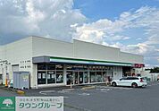 ファミリーマート深谷南大通り店 徒歩4分。 300m