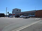 セブンイレブン 羽生中央3丁目店 徒歩7分。 560m