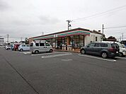 セブンイレブン 本庄南小学校前店 徒歩6分。 410m