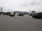 ローソン 本庄早稲田駅前店 徒歩9分。 650m