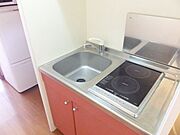 操作が簡単な2口電気コンロのキッチンです。