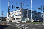 桶川市役所 896m