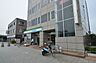 周辺：ファミリーマート蓮田駅東口店 740m