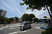 駅前 1040m