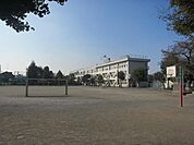 昭島市立拝島第一小学校 700m