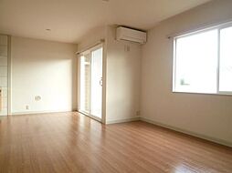 ローズウッド草花 1階1LDKのリビング/ダイニング