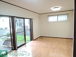 昭島市朝日町三丁目貸家 5LDKのリビング/ダイニング