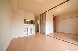 アーク・ド・ルミエール 105 1階2LDKのリビング/ダイニング