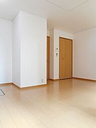 ブリリアント　K 1階1LDKのリビング/ダイニング