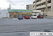 ファミリーマート 那覇小禄一丁目店 750m