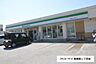 周辺：ファミリーマート 勢理客二丁目店 400m