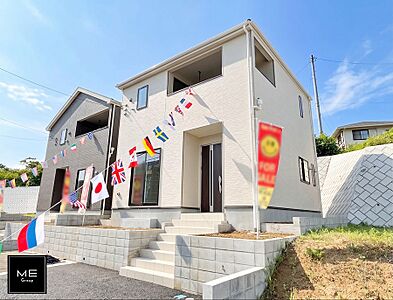外観：2号棟  ■暮らしを彩る充実した設備仕様が備わった住まい