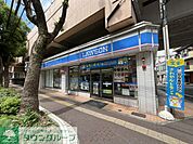 ローソン高宮駅南店 徒歩9分。 690m