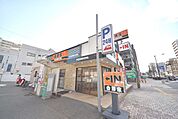 吉野家築港本町店 232m