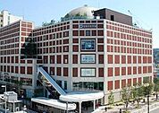 六本松421 徒歩8分。ショッピングセンター 610m