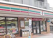 セブンイレブン博多築港店 徒歩2分。コンビニ 100m