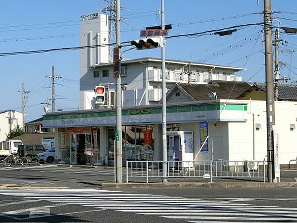 画像3:【コンビニエンスストア】ファミリーマート 岸和田土生東店まで755ｍ
