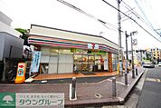 セブンイレブン横浜南軽井沢店 徒歩11分。 870m