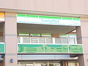 ファミリーマート鹿島田駅前店 徒歩10分。コンビニ 790m