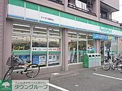 ファミリーマートアイザワ殿町店 徒歩7分。コンビニ 550m