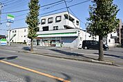 ファミリーマート なかむらや上尾店 807m