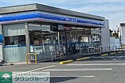 ローソン桶川上日出谷殿山店 徒歩7分。 530m