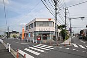 白岡郵便局 301m
