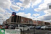 アリオ鷲宮 徒歩13分。車で12分。 980m
