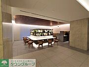 ライブラリー：オープン席（無料）/個室ブース（有料）
